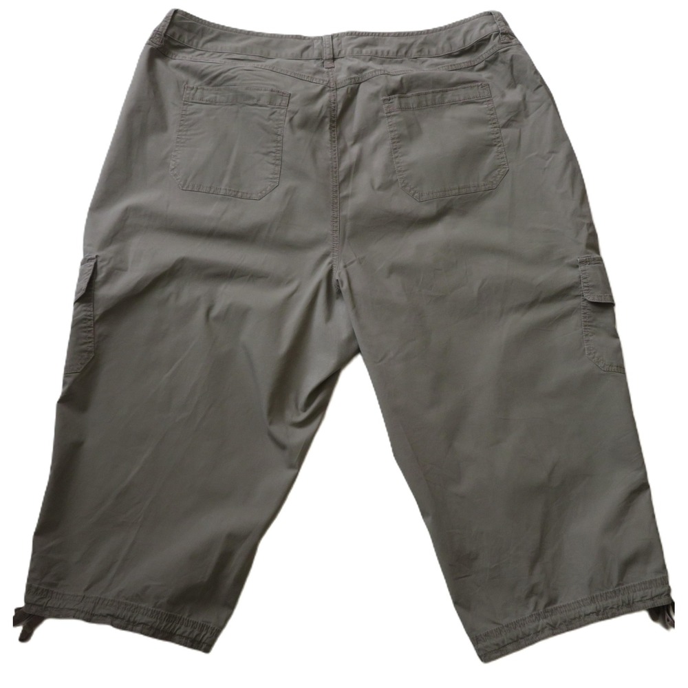 22W St. John's Bay Plus Cargo Capri Shorts Taupe Brown Stretch Cotton - Picture 2 of 8